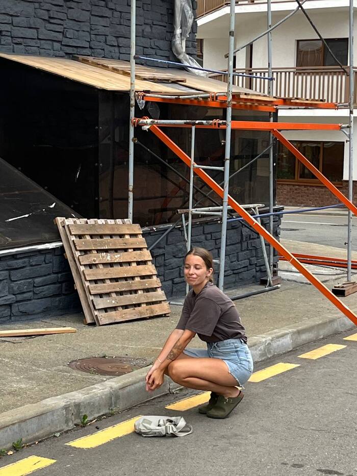 Меня взяли в отдел рук SMM.Но правда в том, что я не совсем понимаю, что надо делать :)