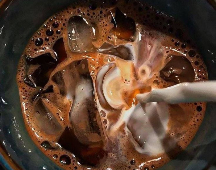 Coach теперь вместо сумок варит кофе - новый формат заманиловки для Gen Z?