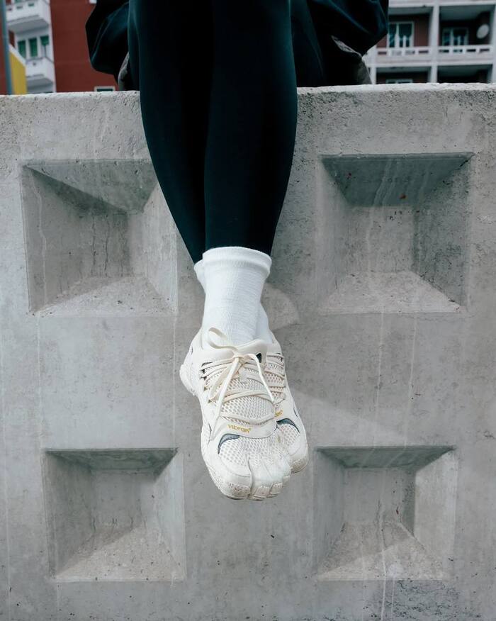 Не знаю, как вы, а я раньше (да и сейчас тоже) задумывался: почему обувь  делают со сплошным носком, без своего места под каждый палец - 02.12.25 12:13