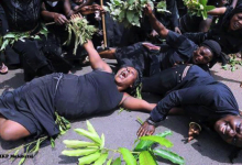 Photo of Профессиональные скорбящие на похоронах в Гане